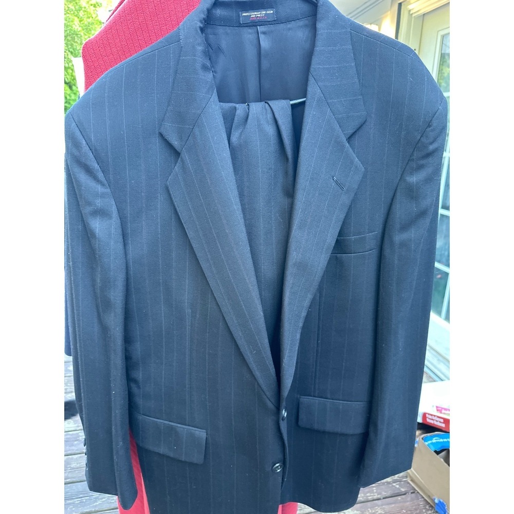 Gordon Thomas Collectibles Mens Pinstripe Suit Black 2 Button USA 42R 37W